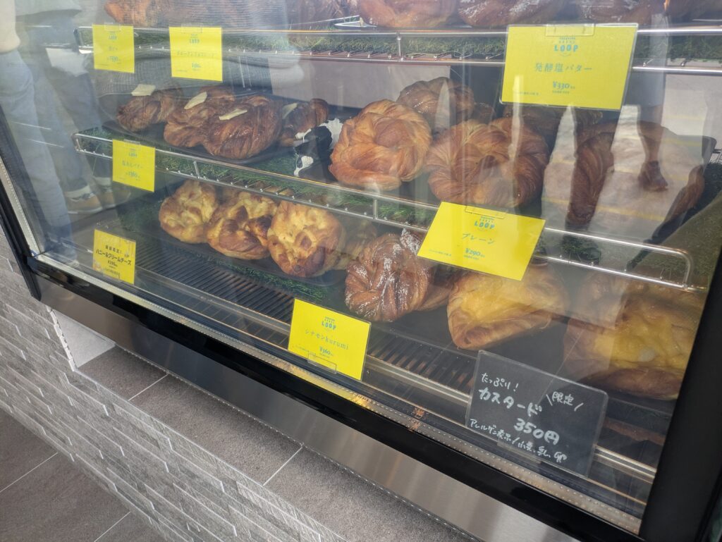 クロワッサンベーグルショーケース