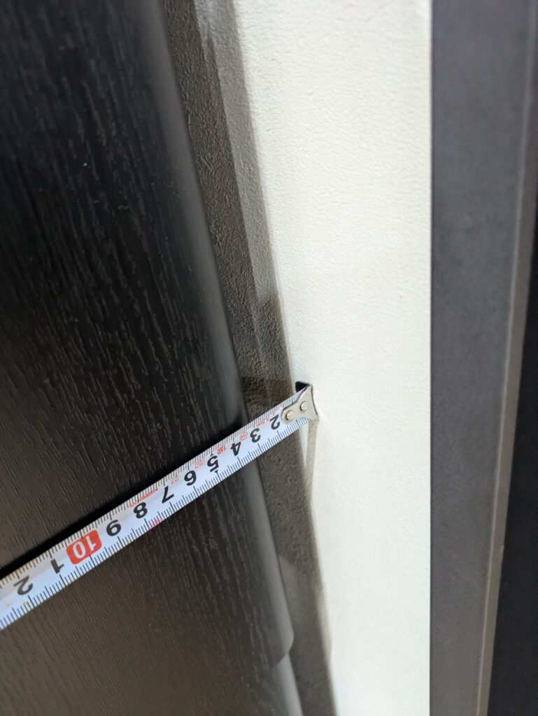 壁から3㎝離して設置