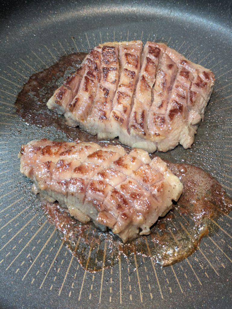 牛たん焼き上がりの様子