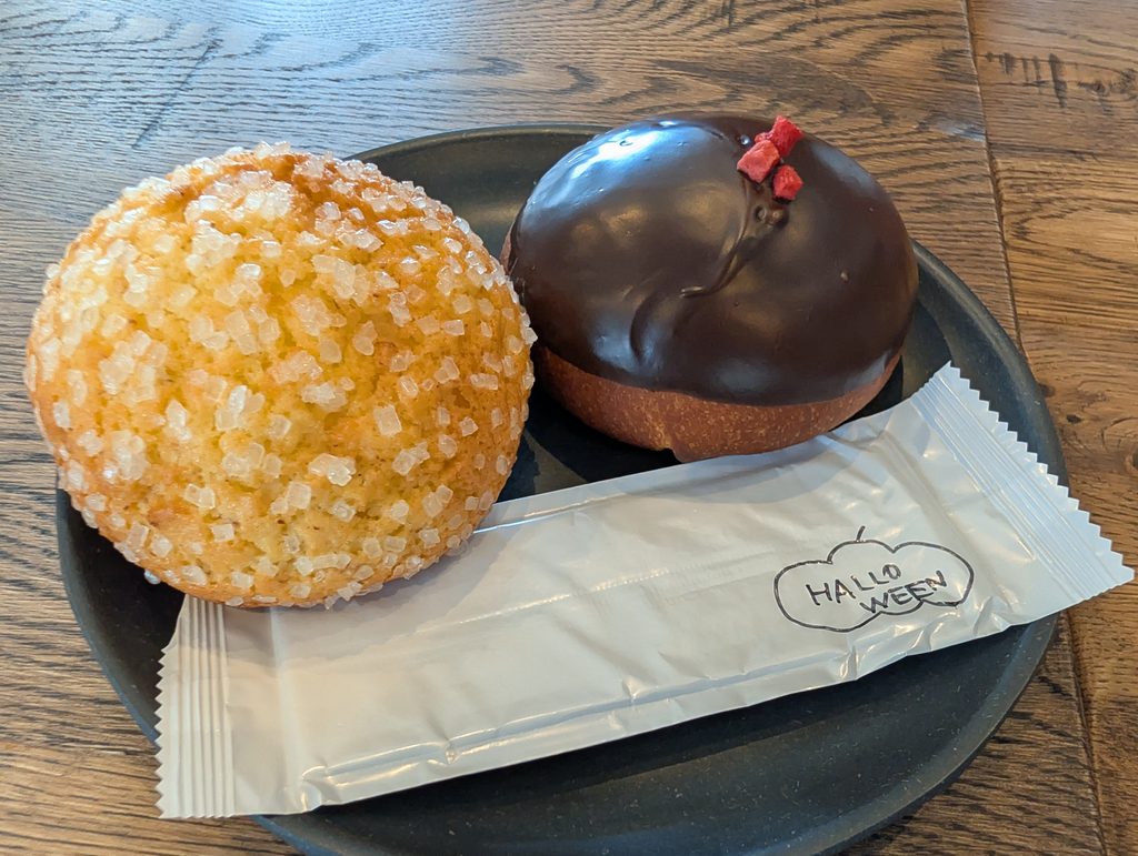 メロンパン・チョコチーズクリームブリオッシュ